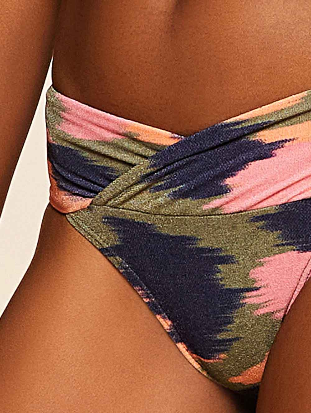 Top Meia Taça + Tanga Faixa Estampada Del Toro